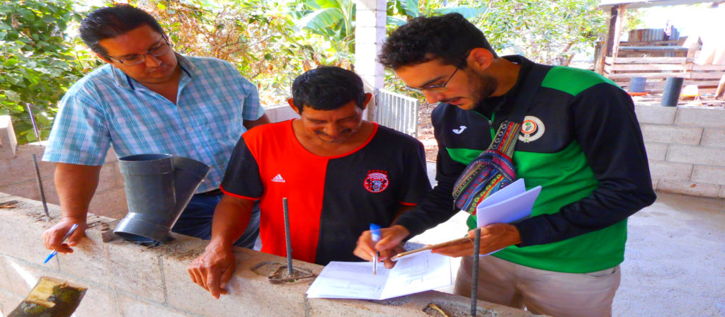 Alfonso García participa en Programa de Jóvenes Solidarios en El Salvador.